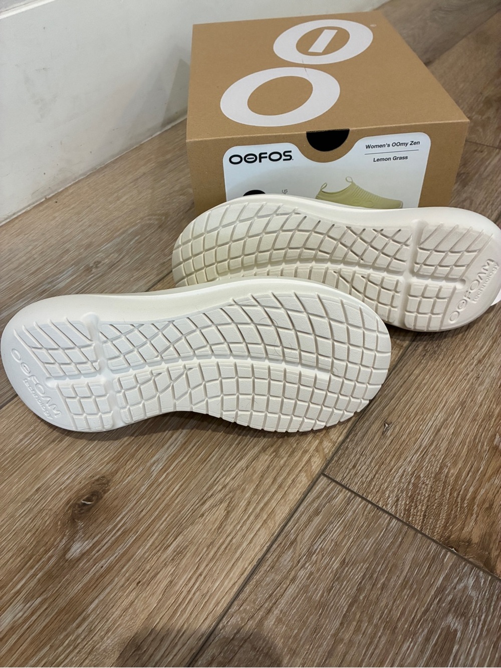 OOFOS Women’s 8- Lemon Grass Yellow - NWT - Picture 7 of 7